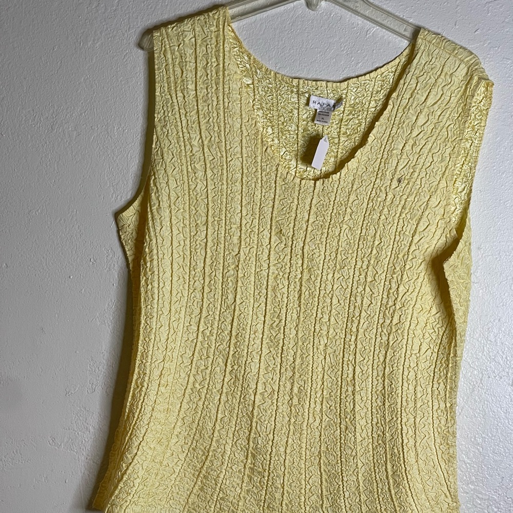 Raffella - Picture 2 of 2